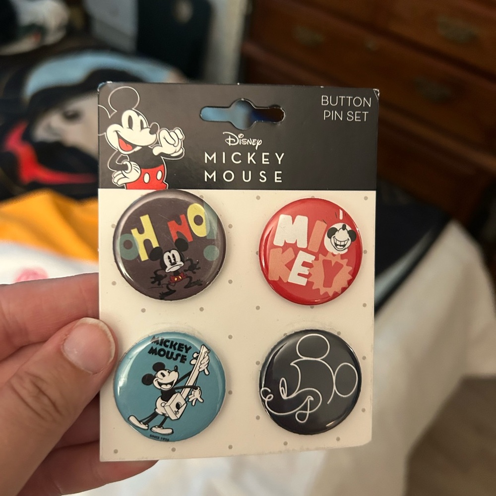 Disney Mickey Mouse Button Pin Set NWT